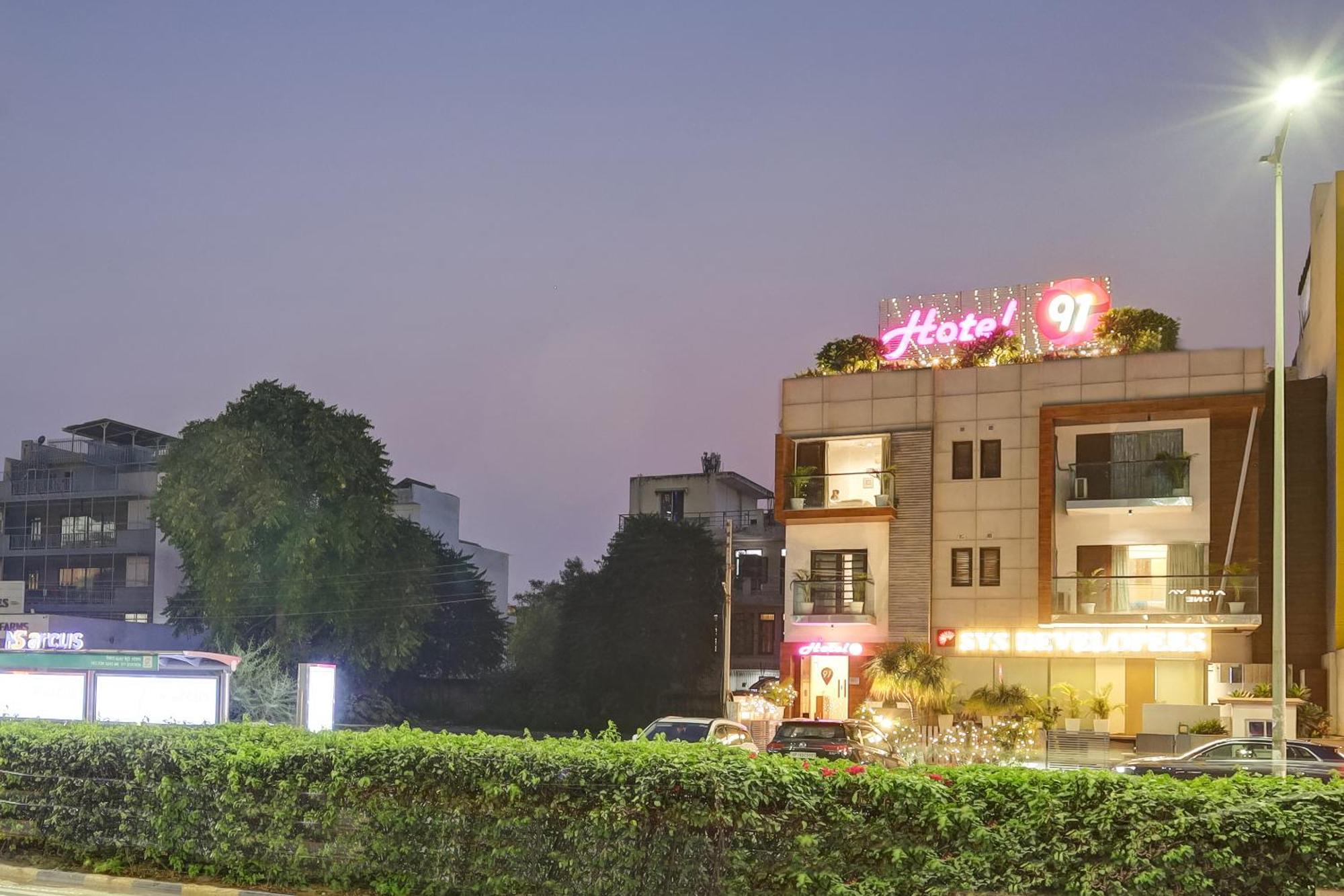 Hotel 91 Golf Course Road Gurgaon Exterior photo